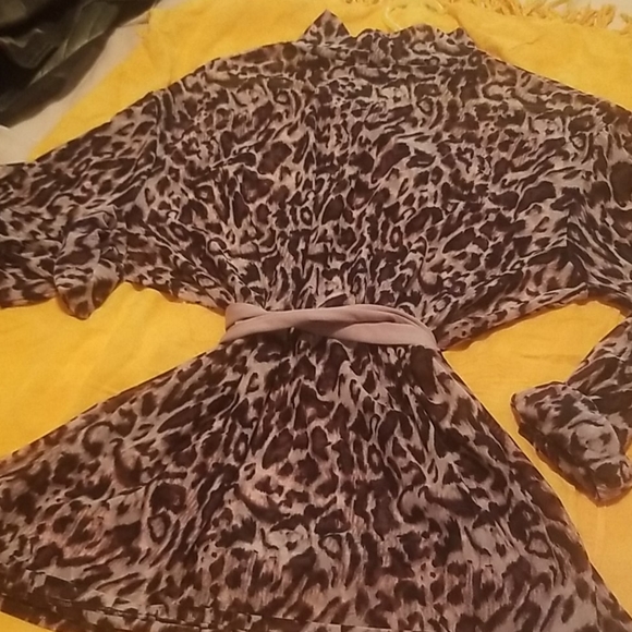 Leopard blouse - Picture 2 of 2